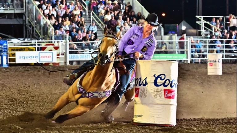 Kathy Grimes e KG Just Money quebram recorde mundial nos Três Tambores com 16s31
